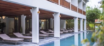 Vinh Hung Old Town Hotel