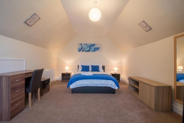 1 bedroom, iron/ironing board, free WiFi