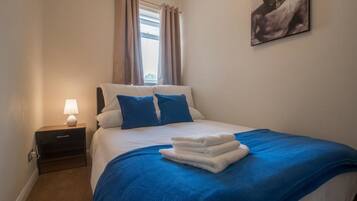 Deluxe Apartment, 2 Bedrooms | 1 bedroom, iron/ironing board, free WiFi