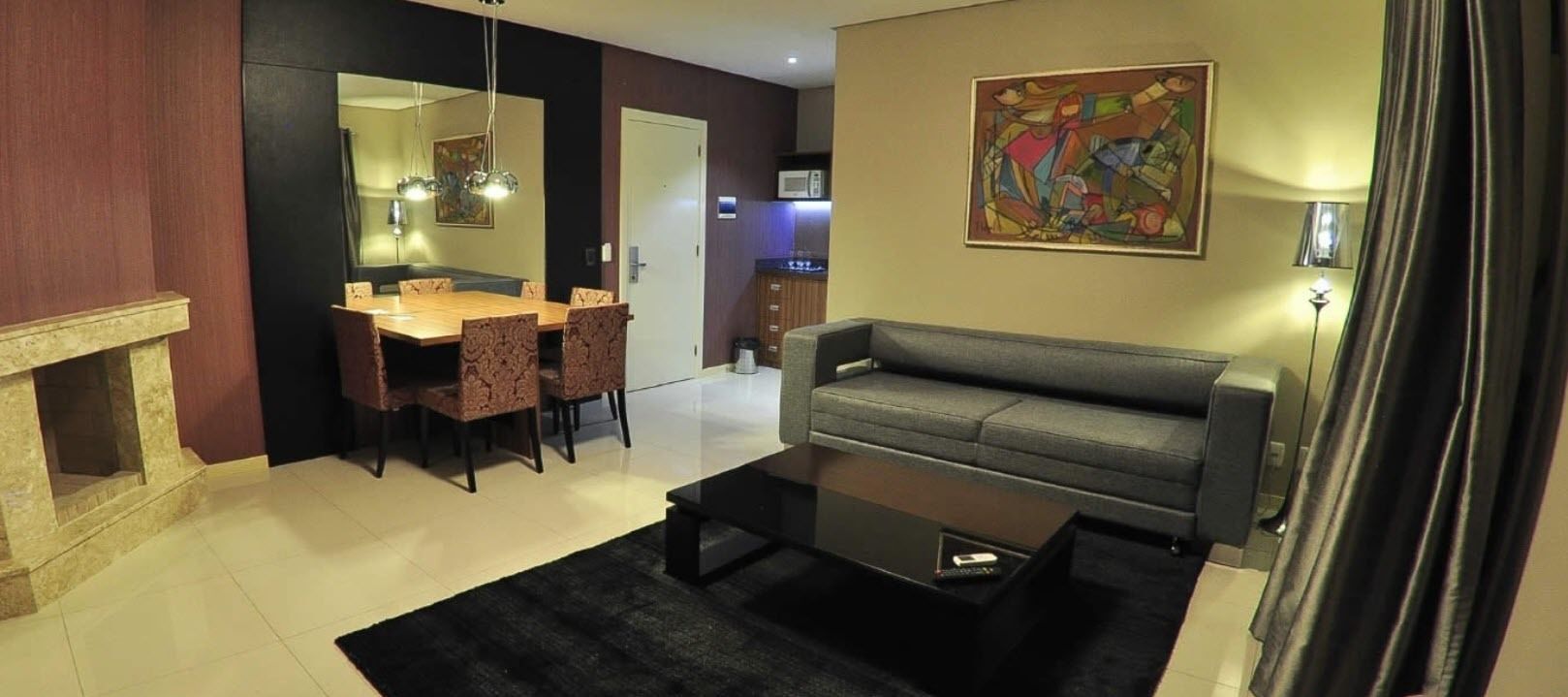 deluxe suite | minibar, in-room safe, desk, blackout curtains
