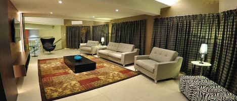 Coin salon dans le hall