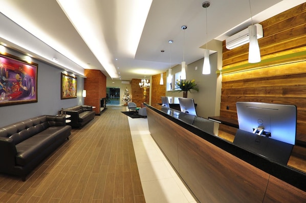 Lobby - Rothenburg Hotel (Nova Petropolis)