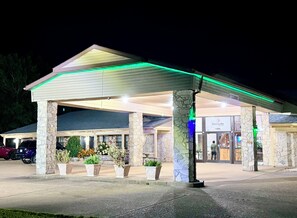 Exterior - Owensville Motor Inn (Owensville)