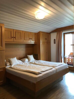 Classic-Apartment, Balkon | Kostenloses WLAN