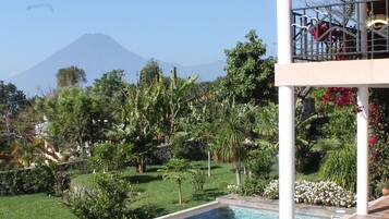 Kolam renang outdoor