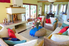 Luxury House, 5 Bedrooms, Lake View, Poolside | Living area - Casa Valdres (Santa Cruz La Laguna)