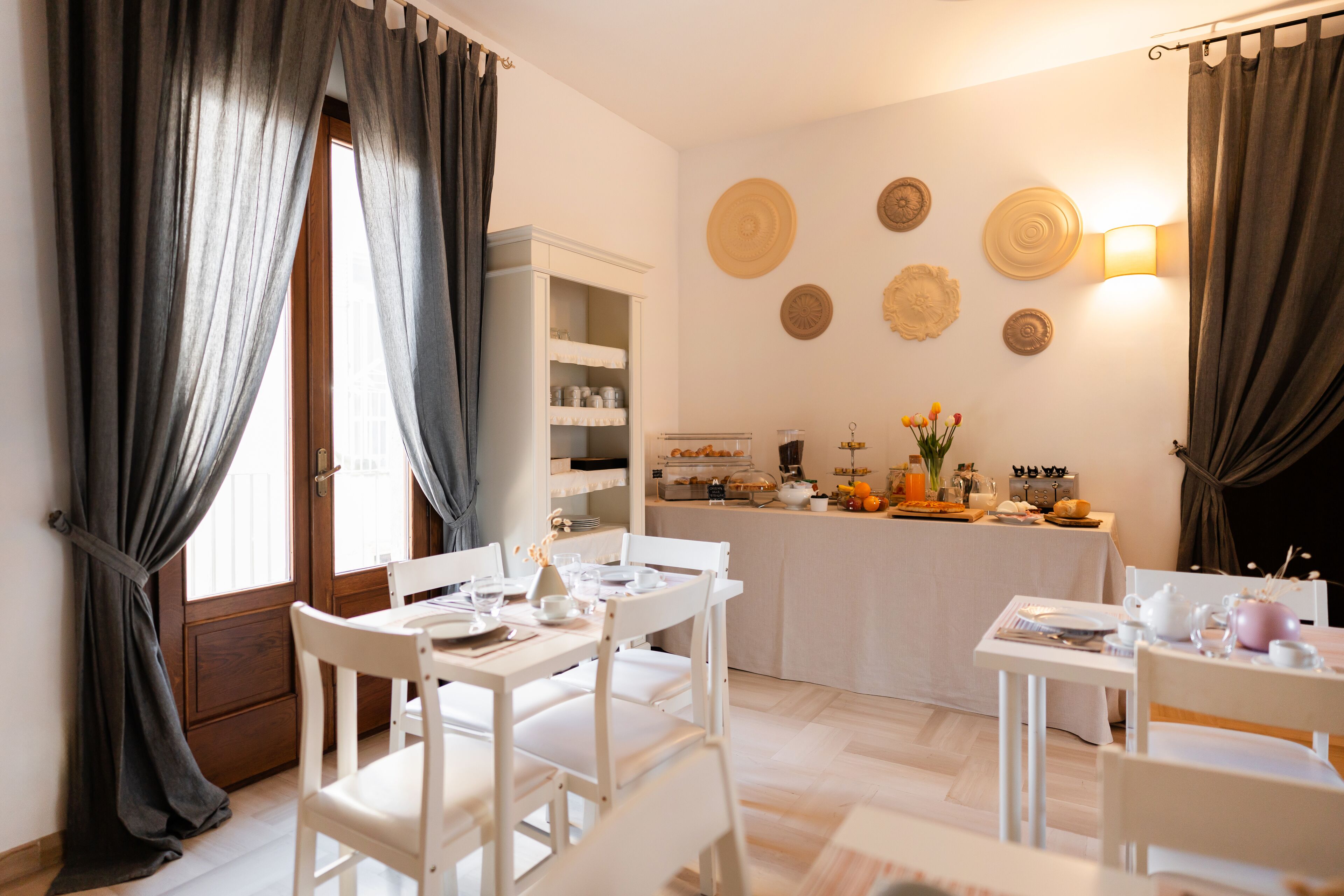 Free daily buffet breakfast