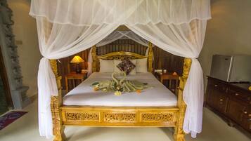 Deluxe Bungalow | 1 bedroom, in-room safe, desk, free WiFi