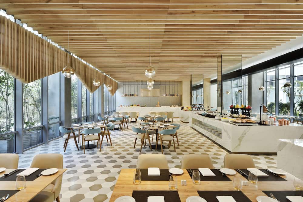 Aloft New Delhi Aerocity