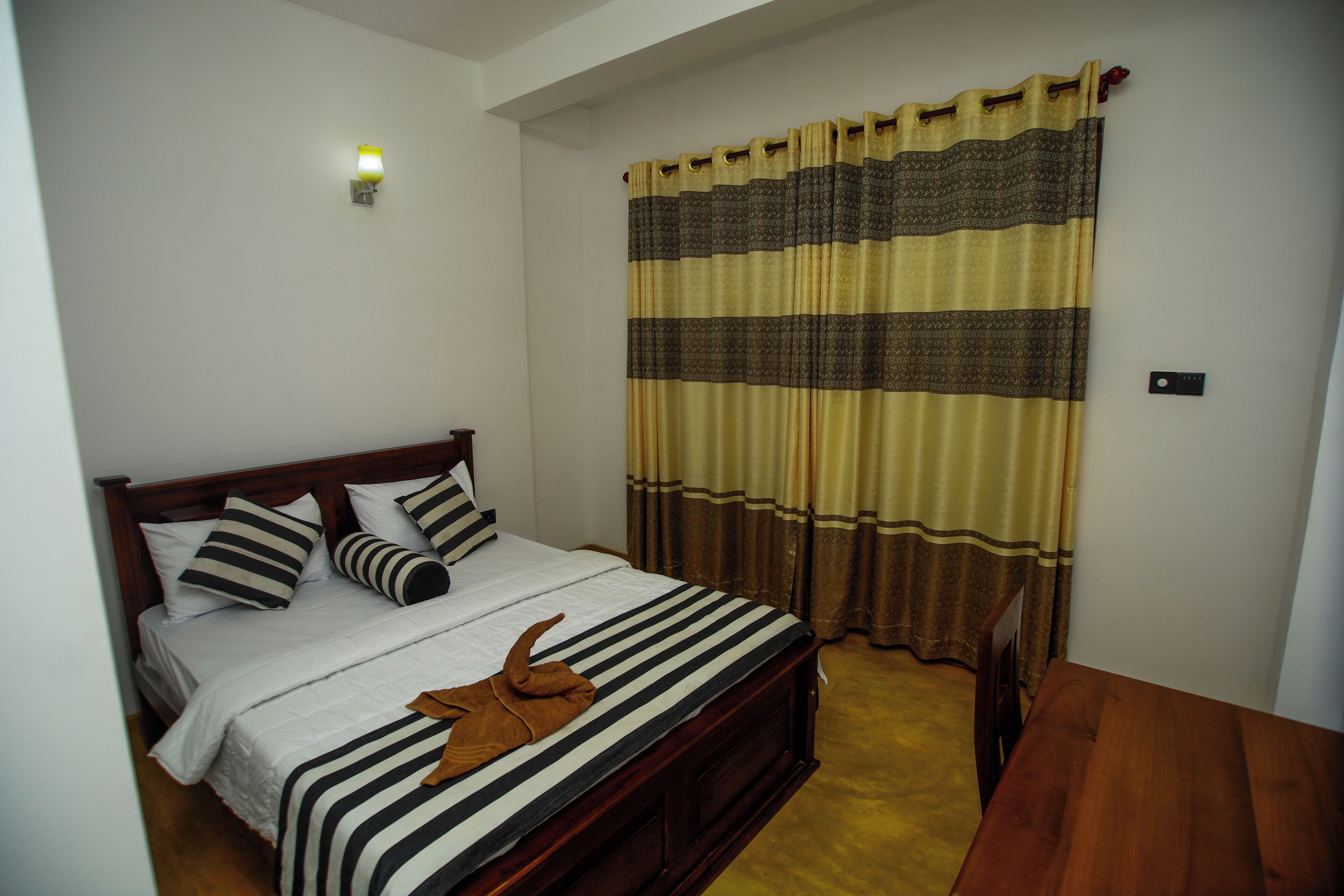 Photo - Dinaro Guest