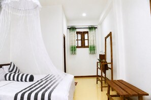 Front of property - Dinaro Guest (Ella)