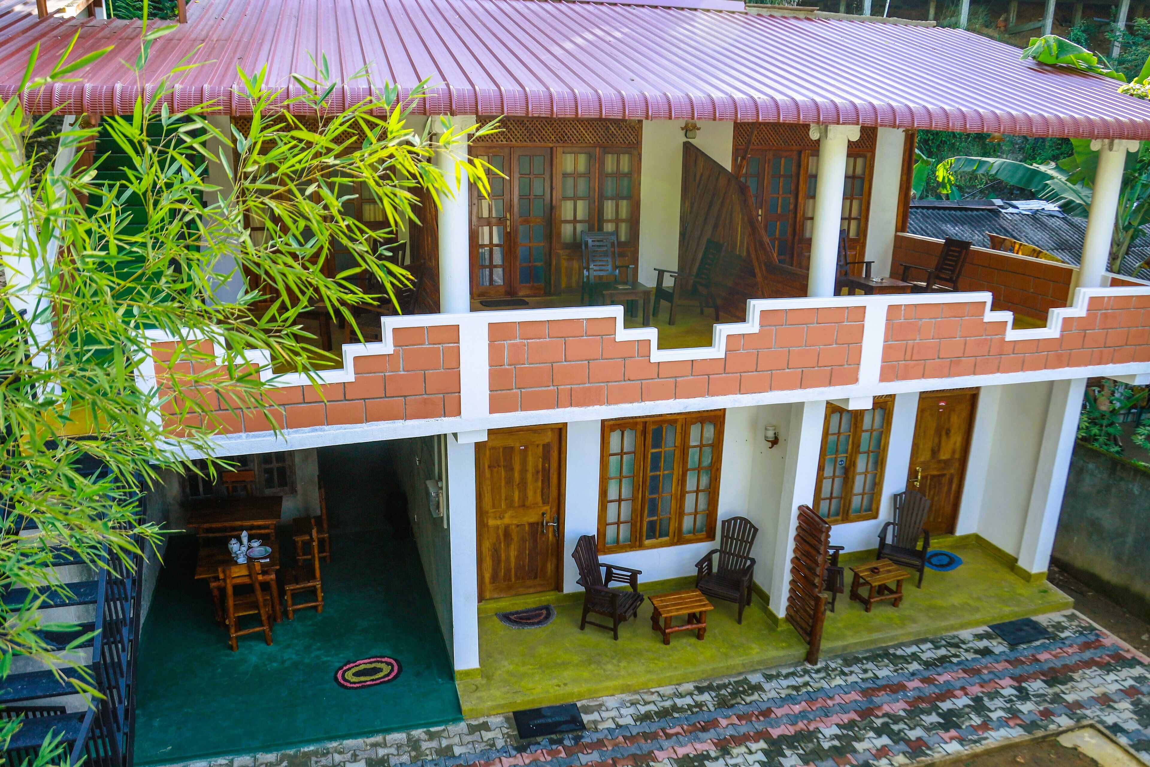 Photo - Dinaro Guest