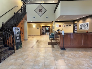 Lobby - MainStay Suites Madison - Monona (Madison)