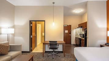 Suite, 1 King Bed, Non Smoking | Premium bedding, in-room safe, desk, blackout drapes