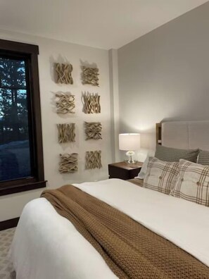 Appartamento Luxury, 3 camere da letto, cucina, vista lago parziale | Biancheria in cotone egiziano, biancheria da letto di alta qualità
