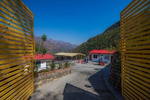 Property entrance - V Resorts BRV Mussoorie (Dhanaulti)