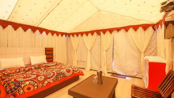 Luxury Tent | Rollaway beds