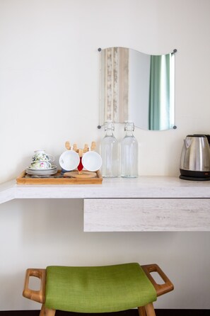 ห้องพักสำหรับสี่ท่าน, อ่างอาบน้ำ | โต๊ะทำงาน, ผ้าม่านกันแสง, ห้องเก็บเสียง, Wi-Fi ฟรี