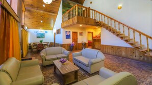 Lobby lounge - V Resorts Royal Kalinga Manali (Manali)