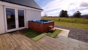 Unclassified image, 4 of 12, button - Brae Cottage (Dunvegan)