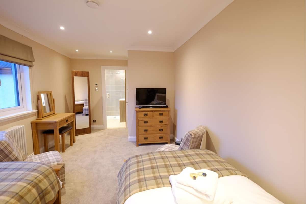 Deluxe Twin Room | 1 bedroom, individually decorated, individually furnished, free WiFi