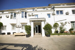 Fachada de la propiedad