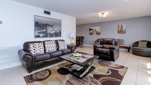 Living room - Villa 1 (Fort Lauderdale)