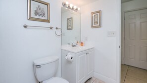 Bathroom - Villa 1 (Fort Lauderdale)