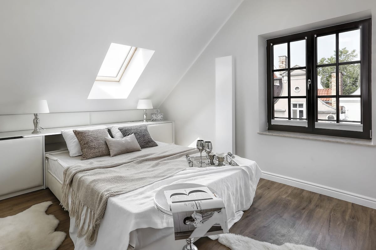 Standard Room (nr 15) | Desk, iron/ironing board, cribs (surcharge), WiFi (free)