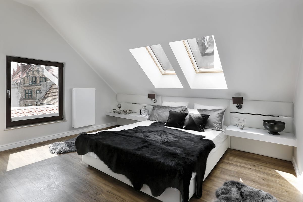 Standard Room (nr 14) | Desk, iron/ironing board, cribs (surcharge), WiFi (free)