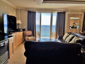 Living area - Majestic Sun Condos by Crystal Waters (Destin)