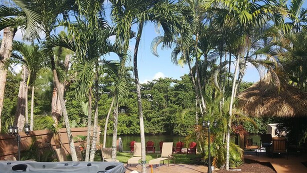 Unclassified image, 1 of 33, button - Villa 3 (Fort Lauderdale)