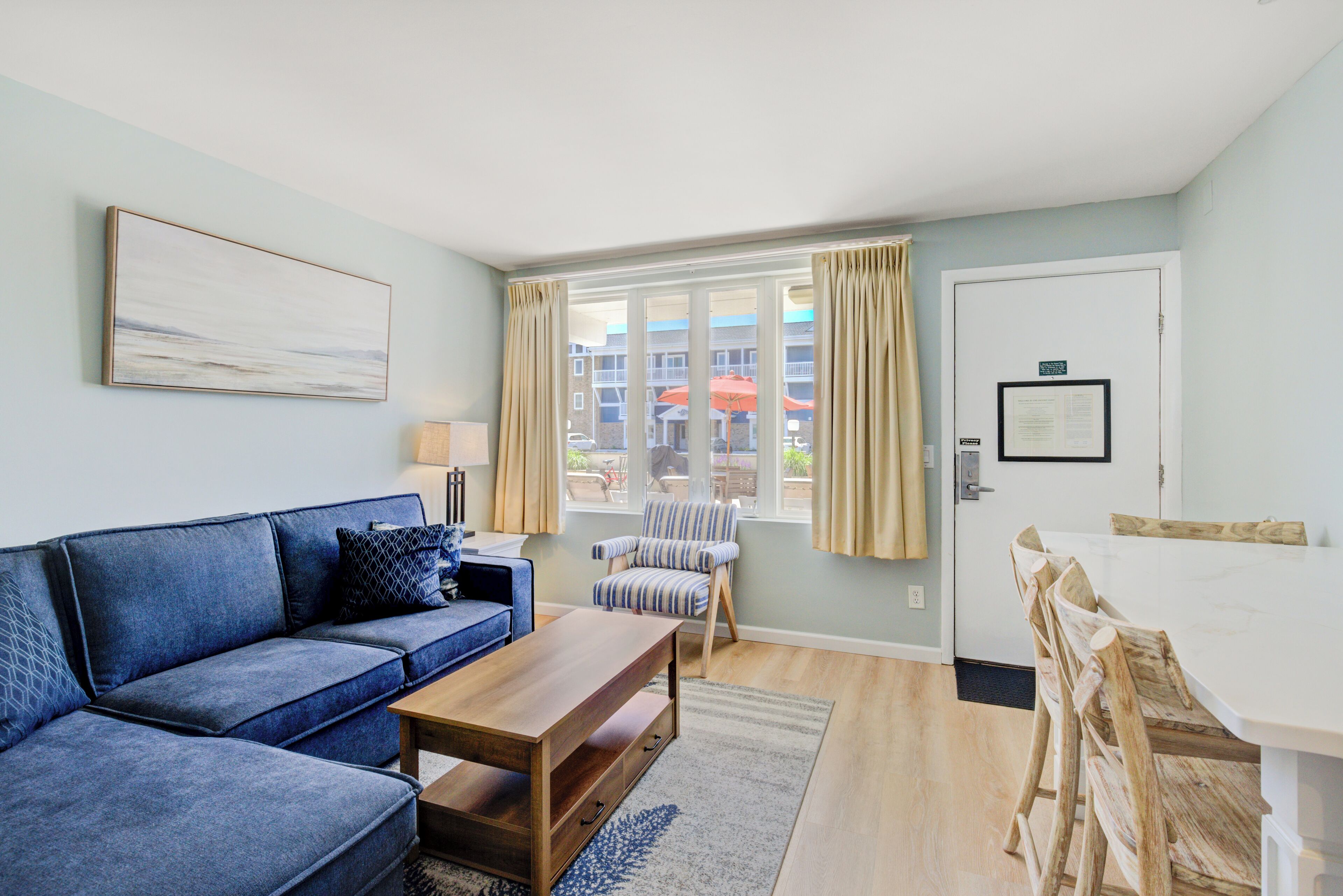 遮光布/窗簾、熨斗/熨衣板、床單