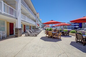 Exterior - Desert Sand Resort (Avalon)