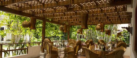 Petit déjeuner composé de spécialités régionales compris tous les jours