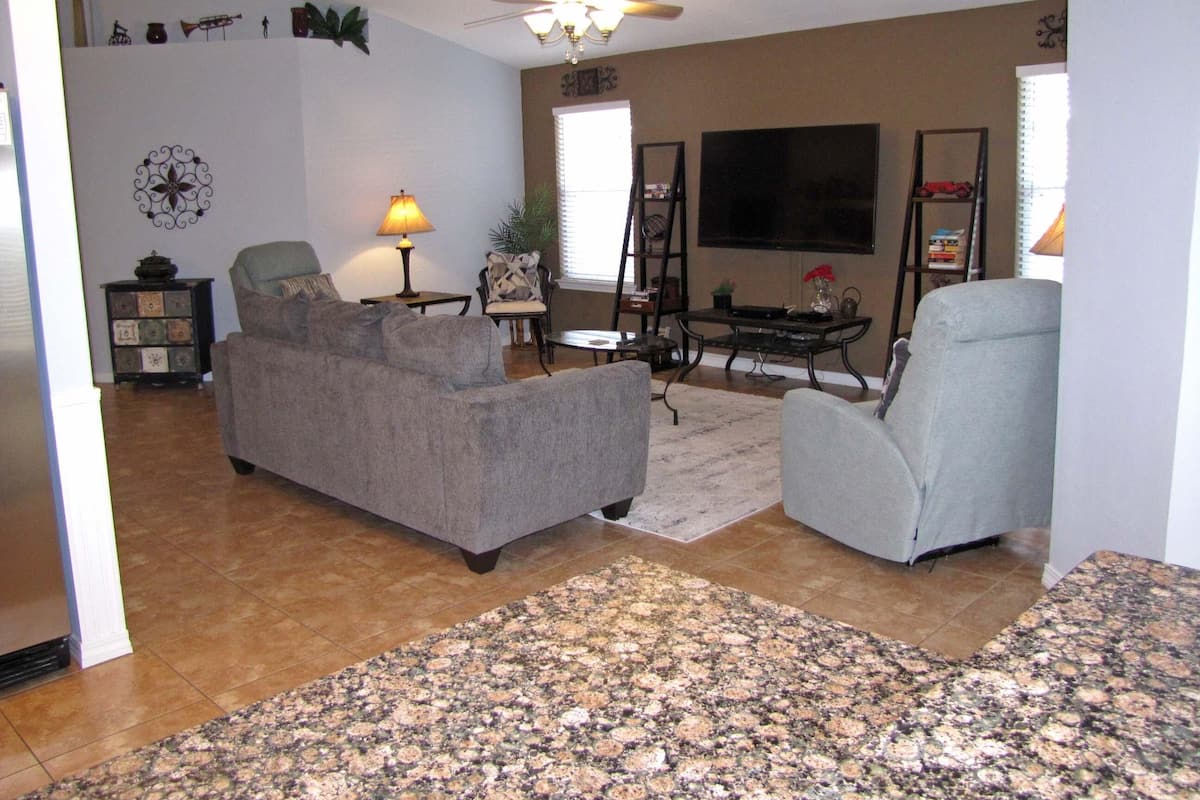 House, Multiple Beds (Paradise Reef) | Living room