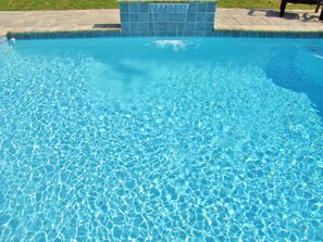 Huis, meerdere bedden (Salty Seas) | Buitenzwembad | Een buitenzwembad