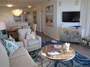 Apartment, Mehrere Betten, Strandblick (Crescent 216) | Wohnbereich