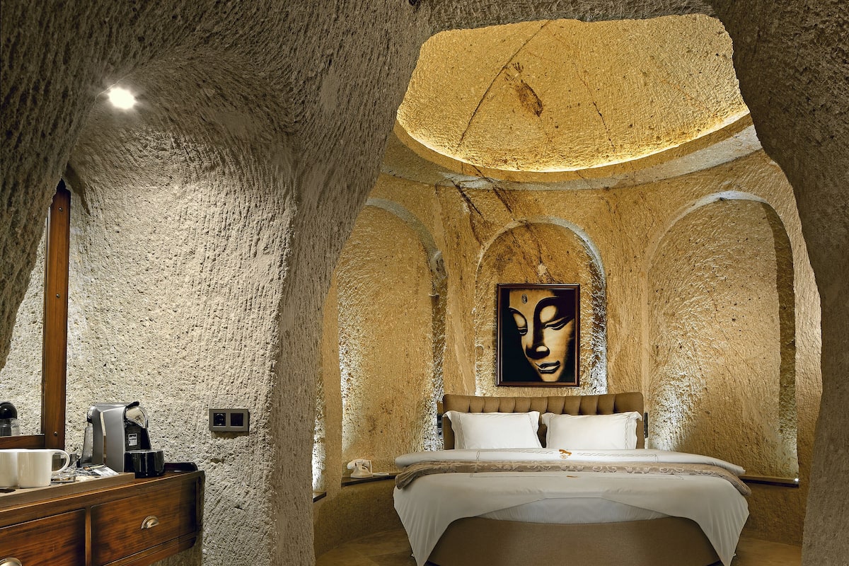 1 bedroom, egyptian cotton sheets, premium bedding, down duvets