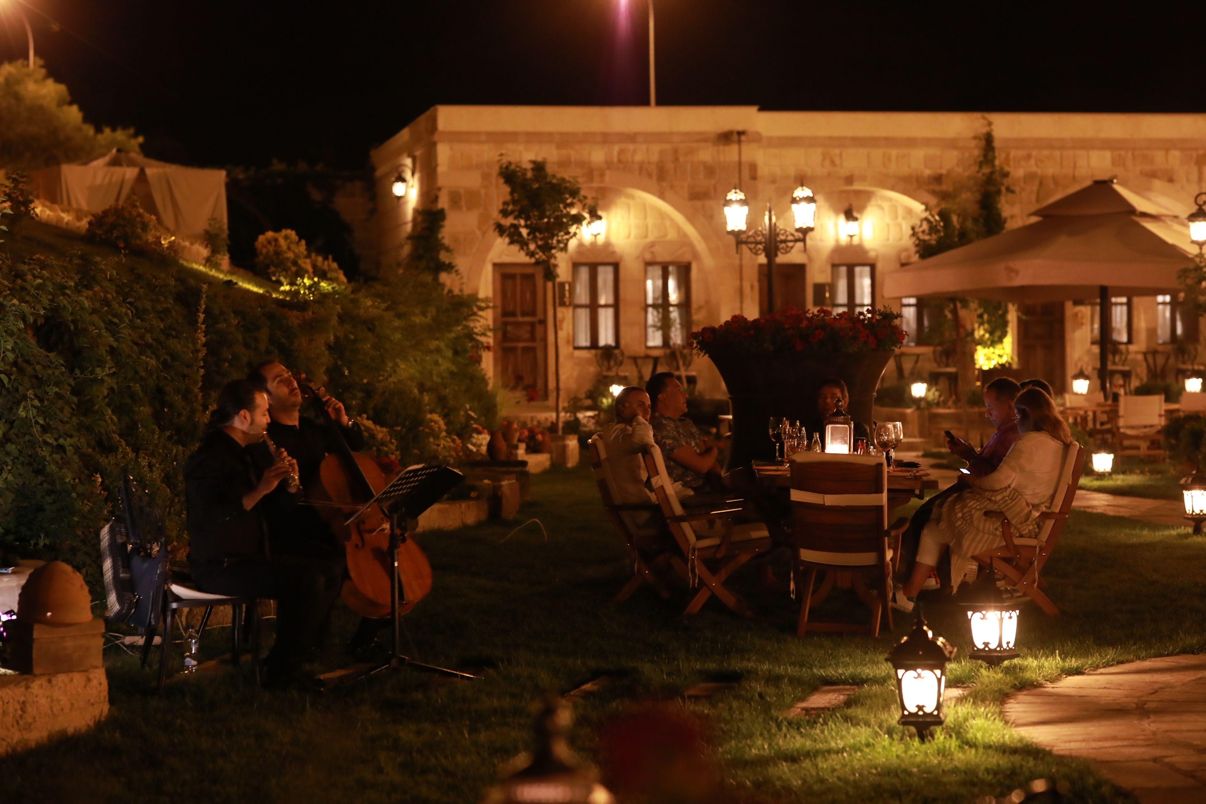Der serveres morgenmad, frokost og aftensmad