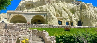 Seraphim Cave Suites & Spa