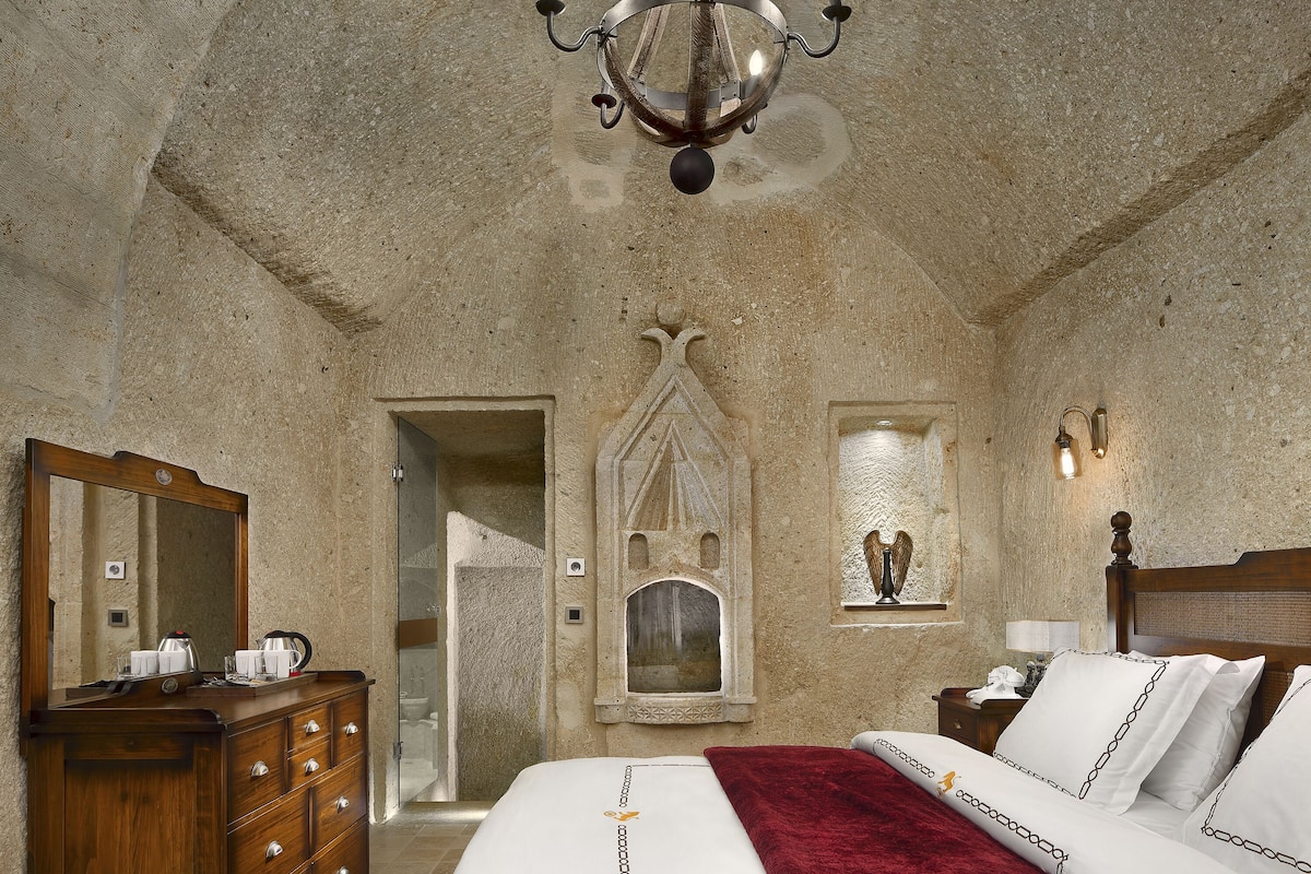 1 bedroom, egyptian cotton sheets, premium bedding, down duvets