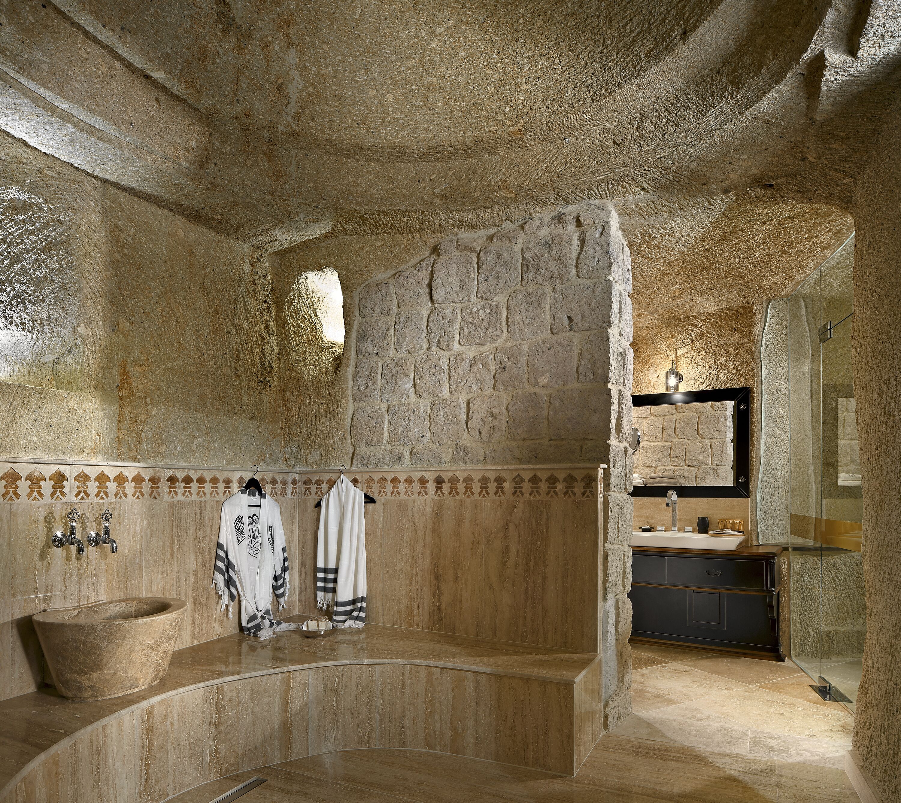 queen suite | bathroom | separate bathtub and shower, deep-soaking bathtub, rainfall showerhead