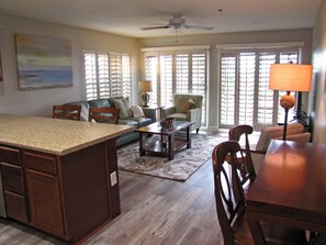 Condo, 1 Single Bed (Windancer 101) | Living room