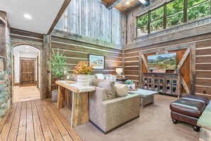 Lobby - HIDDEN MOUNTAIN LUXURY LODGE, CLOSE TO SKI RUNS, HOT TUB, THEATER, SALOON (Sundance)