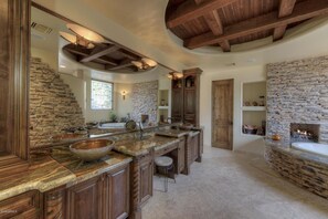 Bathroom - Fountain Hills Mansion (Fountain Hills)