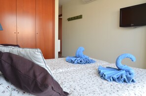 1 bedroom, iron/ironing board, bed sheets