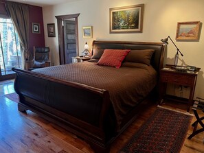 3 bedrooms, iron/ironing board, travel cot, WiFi