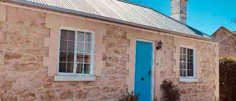 تفاصيل الفندق من الخارج