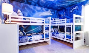 9 habitaciones, tabla de planchar con plancha, wifi y ropa de cama 